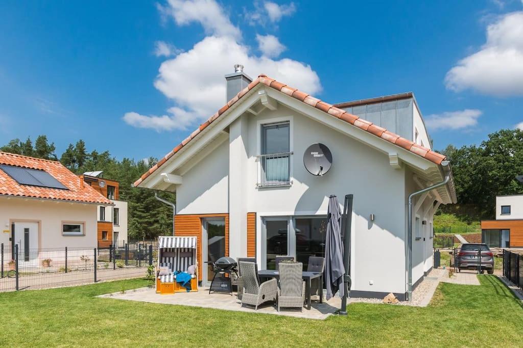 5 Sterne-Ferienhaus Eisvogel Am See Mit Sauna Und Kamin Krakow am See Exterior foto