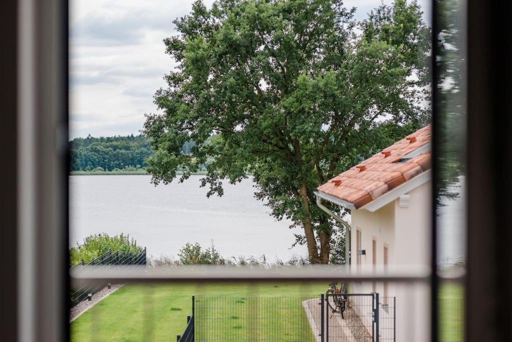 5 Sterne-Ferienhaus Eisvogel Am See Mit Sauna Und Kamin Krakow am See Exterior foto