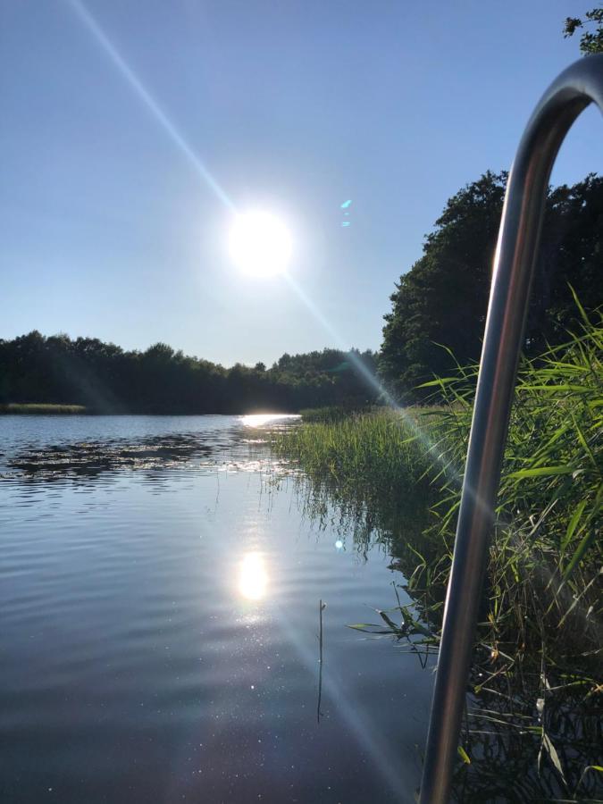 5 Sterne-Ferienhaus Eisvogel Am See Mit Sauna Und Kamin Krakow am See Exterior foto